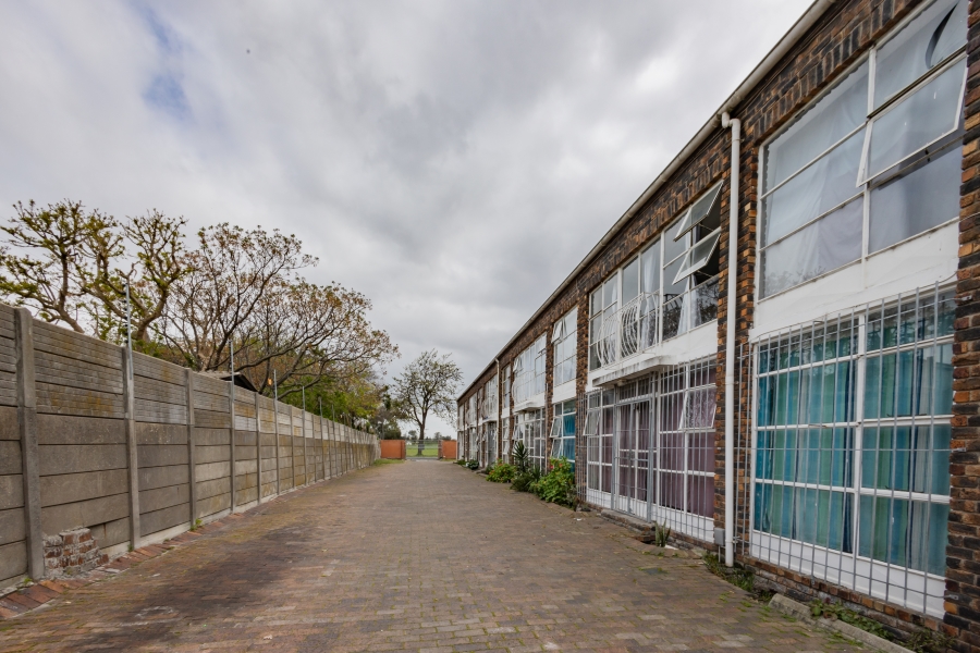 2 Bedroom Property for Sale in Oakdene Western Cape